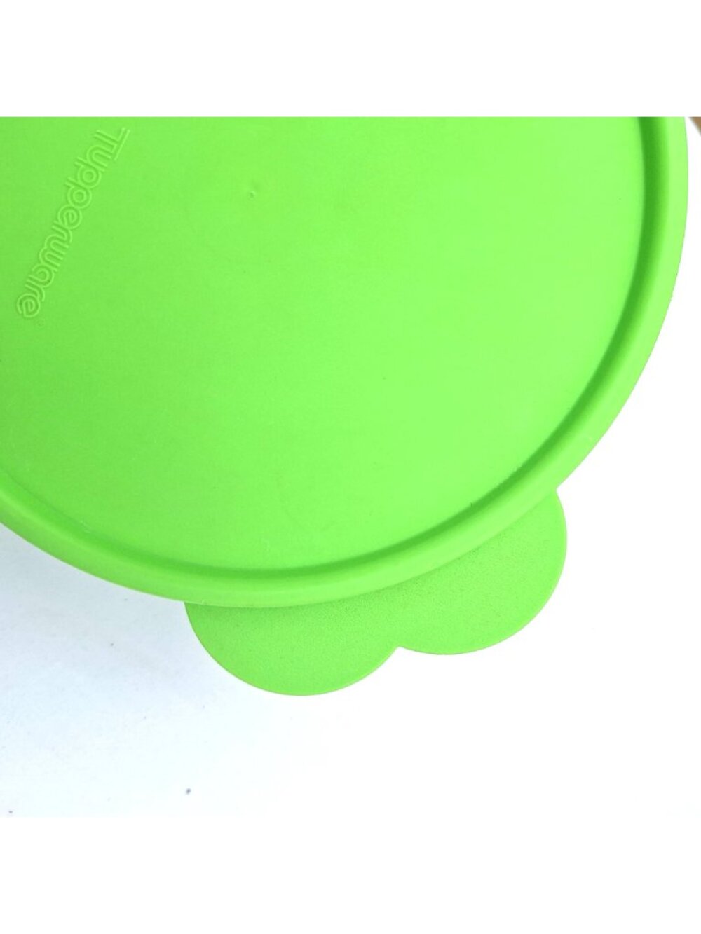 Tupperware Green Replacement C Seal Lid 2541 D2 Bright Large Tabs Fits 6" - Picture 3 of 8